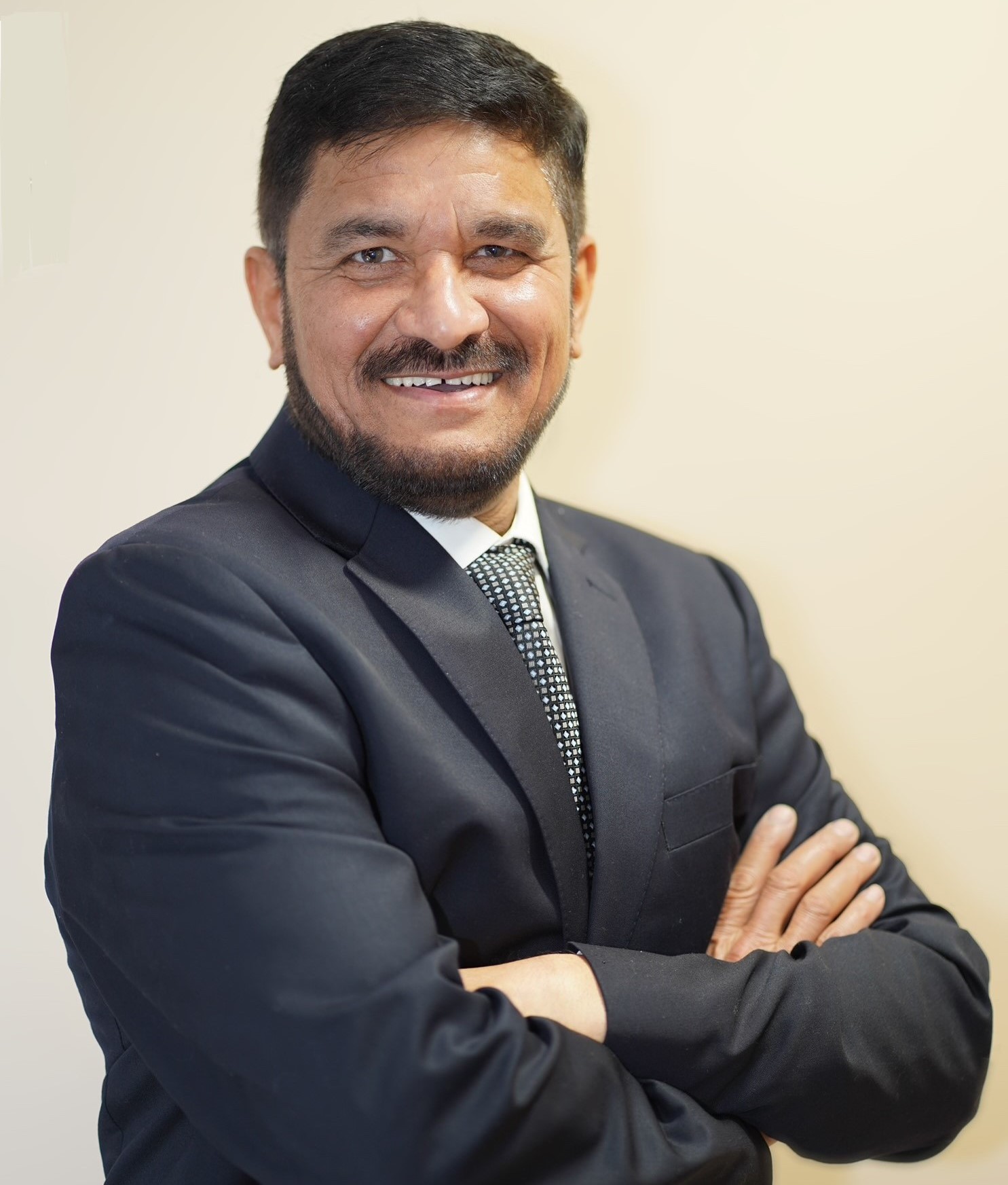 Portrait of Muhammad Arif Rajput MTO certified best driving instructor and Owner of Rajput Driving School Windsor